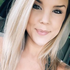 Meet your Posher, Katelyn